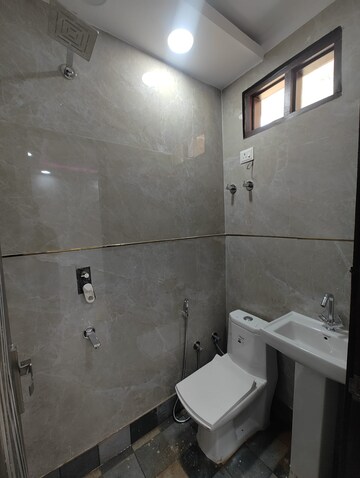Master Bedroom in 3 BHK Builder Floor at Govindpuri – for Sale