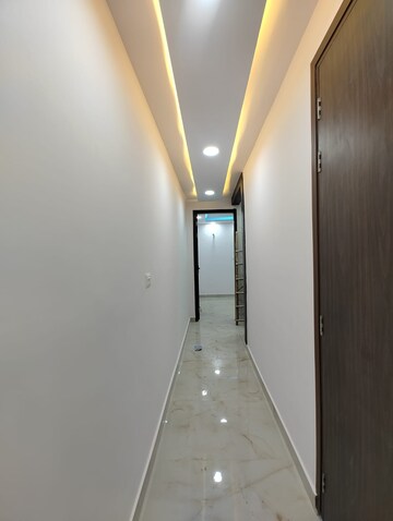 Building Lobby in 3 BHK Builder Floor at Govindpuri – for Sale