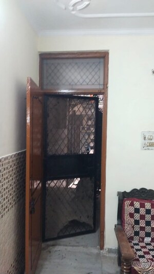 Furnished Amenities in 2 BHK Builder Floor at Govindpuri – for Sale