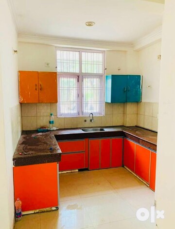 Kitchen in 3 BHK Apartment at Parsvnath Royale Floors, Uattardhona – for Rent
