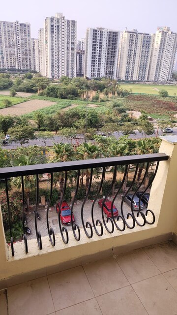 Master Bedroom in 5 BHK Villa at Amrapali Dream Valley, Tech Zone 4 Greater Noida – for Rent