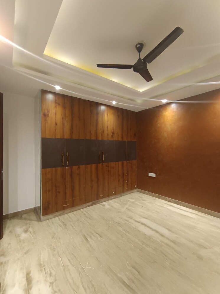 Room, navbharat-apartments 3 Bedroom 1500 Sq.Ft. Builder Floor In Paschim Vihar Delhi 8897575