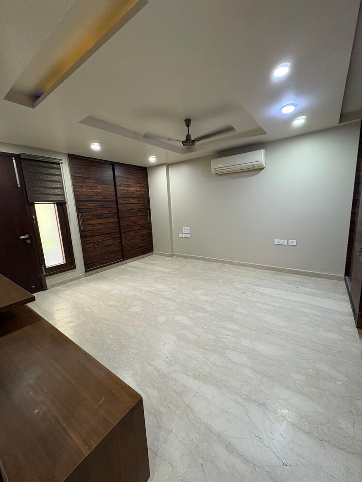 Room, navbharat-apartments 3 Bedroom 1500 Sq.Ft. Builder Floor In Paschim Vihar Delhi 8897575
