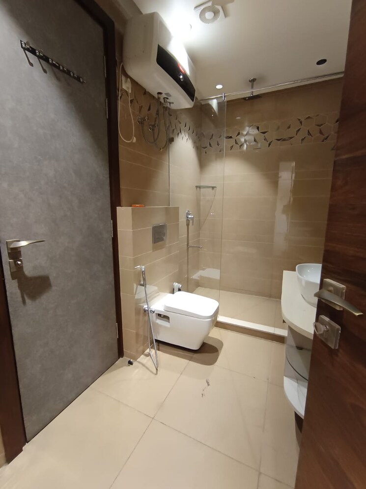 Bathroom, navbharat-apartments 3 Bedroom 1500 Sq.Ft. Apartment In Paschim Vihar Delhi 8897581