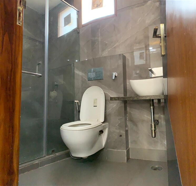 Bathroom, priyadarshni-apartments 2 Bedroom 1000 Sq.Ft. Apartment In Paschim Vihar Delhi 8897586