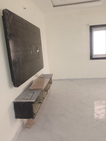 Furnished Amenities in 3 BHK Apartment at Manikonda – for Rent