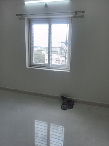 Room in 2 BHK Apartment at Manikonda – for Rent