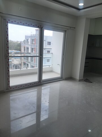 Room in 2 BHK Apartment at Manikonda – for Rent