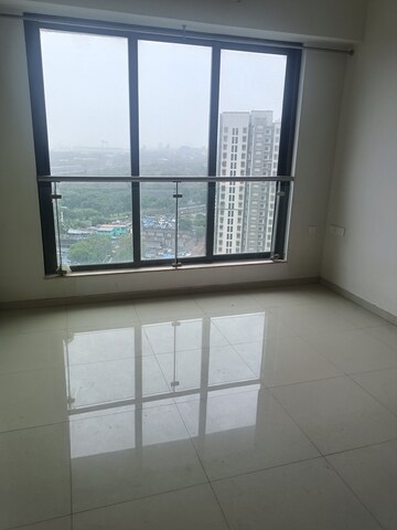 Room in 4 BHK Apartment at Rustomjee Crown, Prabhadevi – for Rent