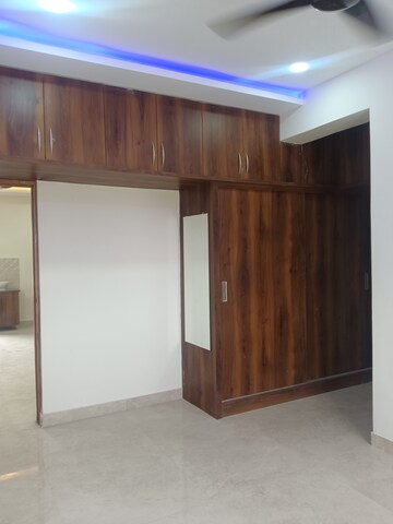 Room in 3 BHK Apartment at Manikonda – for Rent