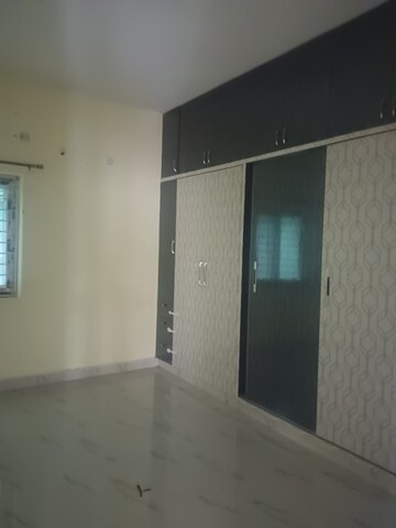 Room in 3 BHK Apartment at Manikonda – for Rent