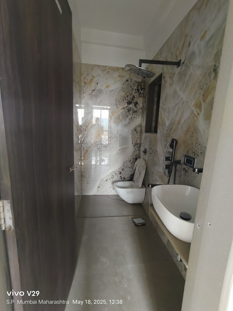 Bathroom, sugee-akanksha 1 Bedroom 500 Sq.Ft. Apartment In Dadar West Mumbai 8897606