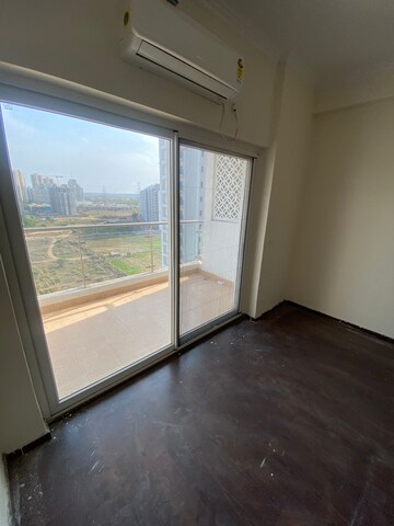 2 BHK Apartment For Rent in Shree Vardhman Victoria, Sector 70