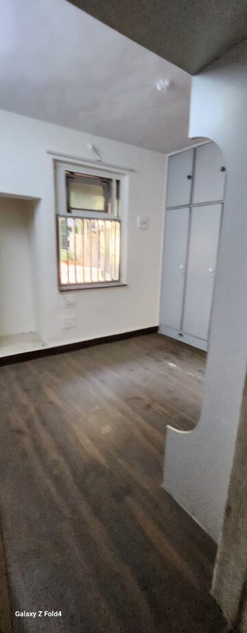 Room in 2 BHK Apartment at Sunder Lane, Malad West – for Rent