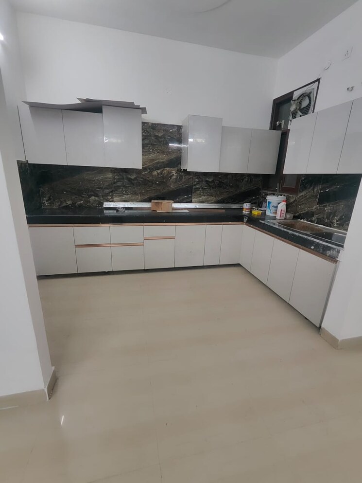 Kitchen, sector 17 3 Bedroom 2300 Sq.Ft. Apartment In Sector 17 Panchkula 8897631