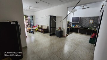Room in 3 BHK Builder Floor at Ansal Plaza Sector-23, Sector 23 – for Rent
