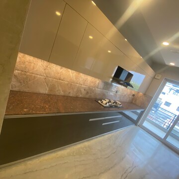 Furnished Amenities in 3 BHK Apartment at Sarvome Shree Homes Phase 2, Sector 45 – for Rent