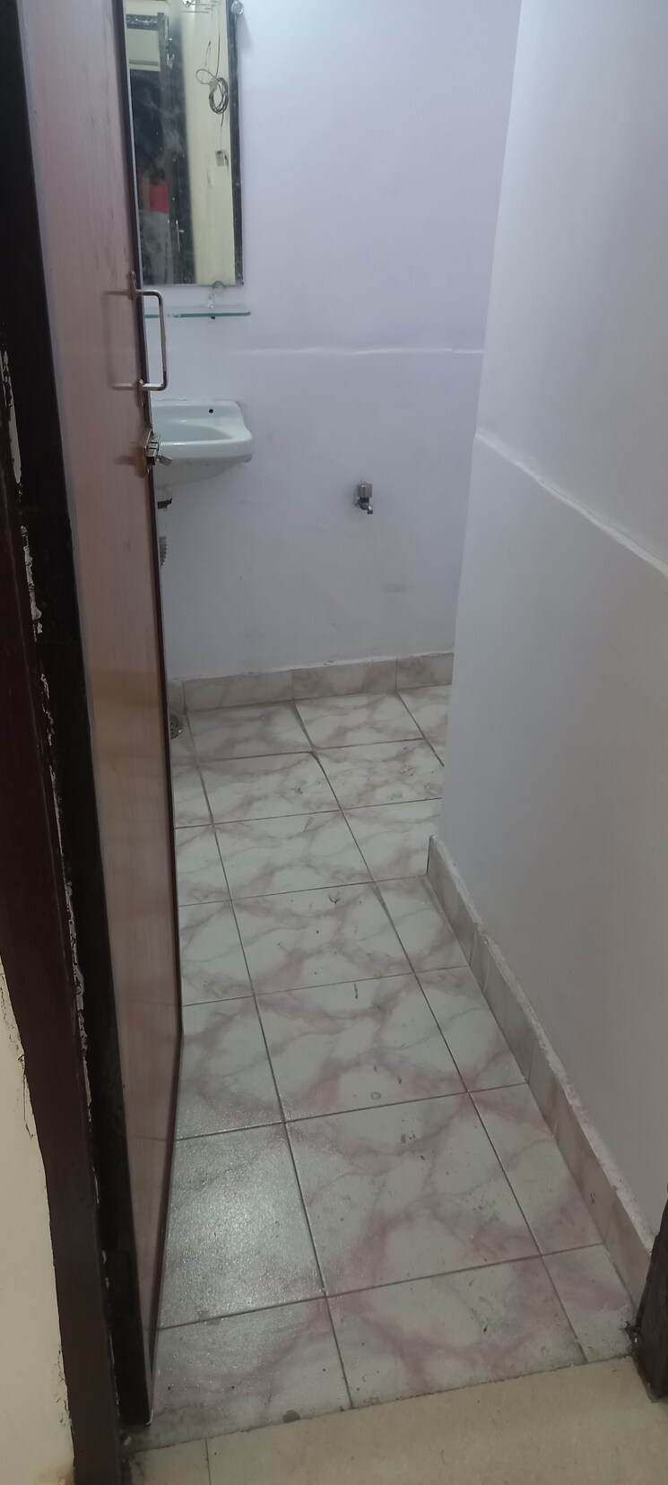 Attached Bathroom, ip extension 2 Bedroom 950 Sq.Ft. Apartment In Ip Extension Delhi 8897685