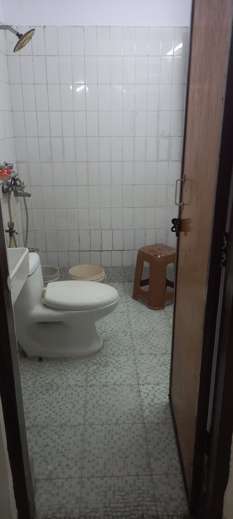 Attached Bathroom, ip extension 2 Bedroom 950 Sq.Ft. Apartment In Ip Extension Delhi 8897685