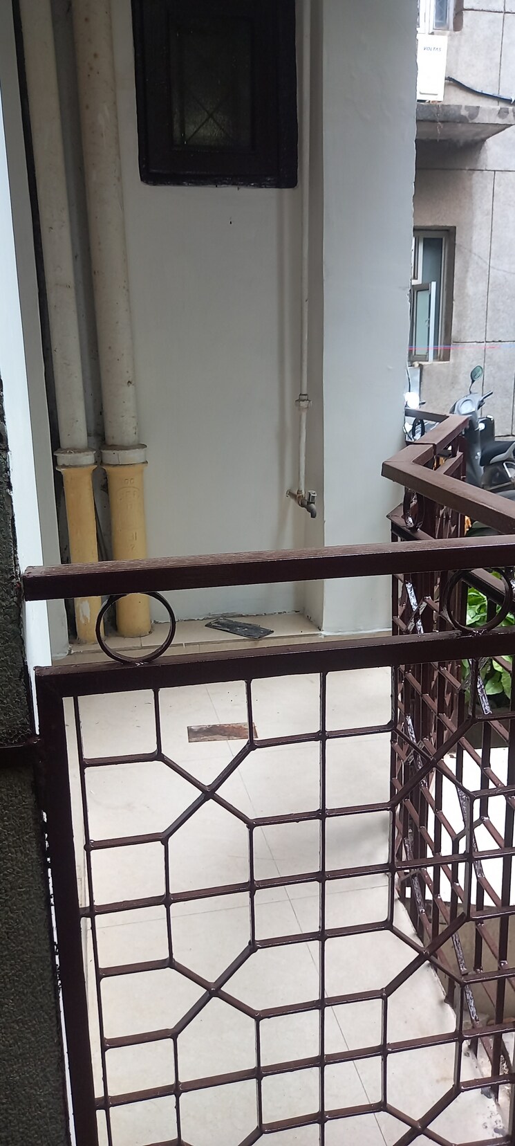 Balcony, ip extension 2 Bedroom 950 Sq.Ft. Apartment In Ip Extension Delhi 8897685