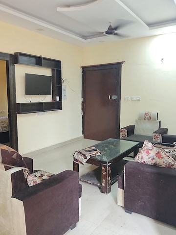 Living Room in 2 BHK Apartment at Gomti Nagar – for Rent