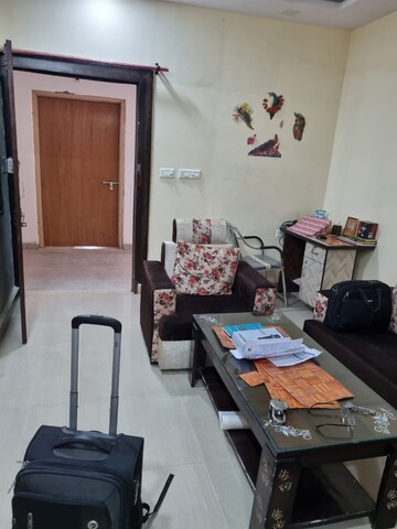 Living Room in 2 BHK Apartment at Gomti Nagar – for Rent