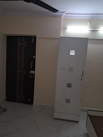 Room in 1 BHK Apartment at Sheetal Tulsi Vihar CHS, Malad East – for Rent
