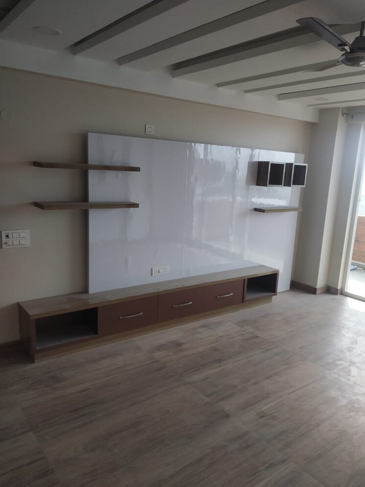 Living Room, vipul-world-floors 4 Bedroom 3000 Sq.Ft. Builder Floor In Sector 48 Gurgaon 8897728