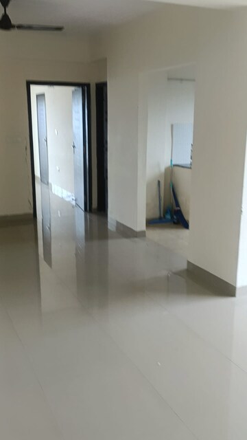 Room in 2 BHK Apartment at Gurukripa Indraprastha Grand, Raebareli Road – for Rent