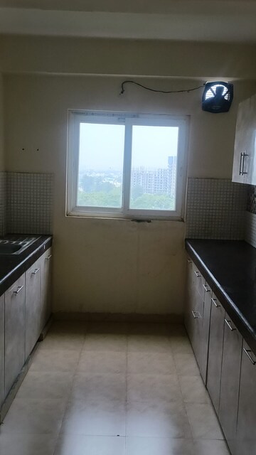 Room in 2 BHK Apartment at Gurukripa Indraprastha Grand, Raebareli Road – for Rent