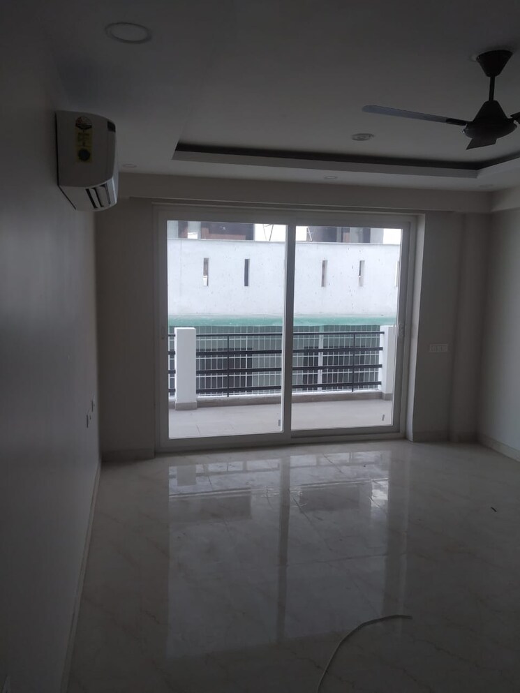 Living Room, vipul-world-floors 4 Bedroom 2900 Sq.Ft. Builder Floor In Sector 48 Gurgaon 8897741