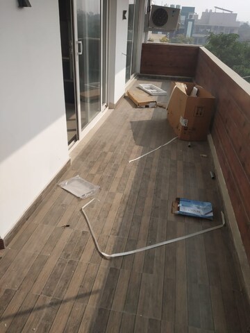 Balcony in 4 BHK Builder Floor at Vipul World Floors, Sector 48 – for Rent