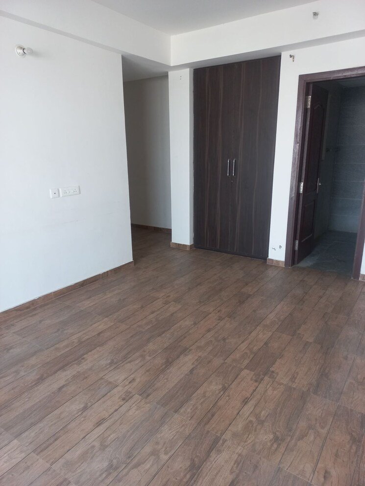 Room, omaxe-royal-residency-faridabad 3 Bedroom 1685 Sq.Ft. Apartment In Sector 79 Faridabad 8897868