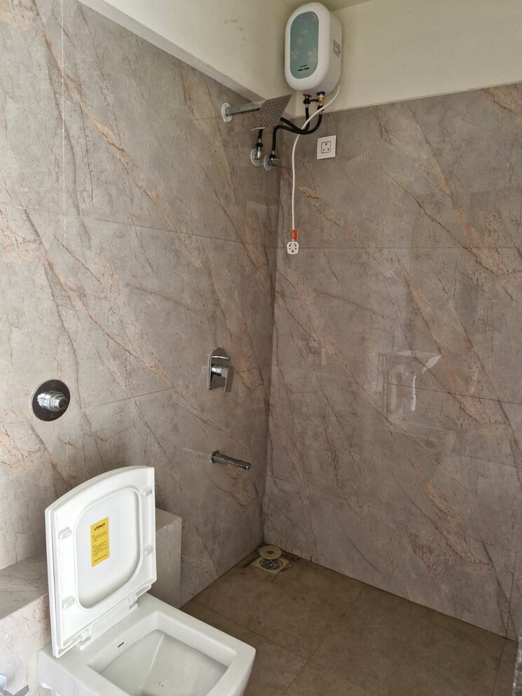 Bathroom, gulmohar-chs-goregaon 2 Bedroom 698 Sq.Ft. Apartment In Goregaon West Mumbai 8897864