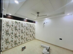 Bedroom in 4 BHK Builder Floor at Green Fields Colony – for Sale