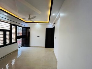 Room in 4 BHK Builder Floor at Green Fields Colony – for Sale
