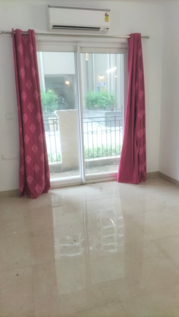 Room in 3.5 BHK Apartment at ATS Nobility, Sector 4 Greater Noida – for Rent