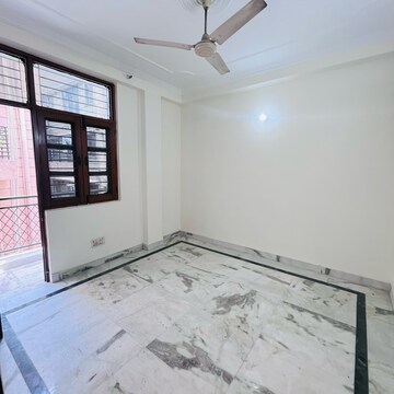 Room in 3 BHK Builder Floor at Khirki Extension – for Rent