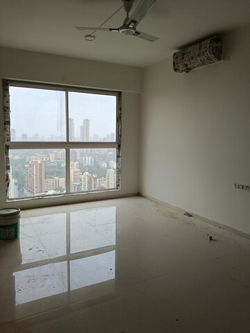 Room in 3 BHK Apartment at Runwal Nirvana, Parel – for Rent