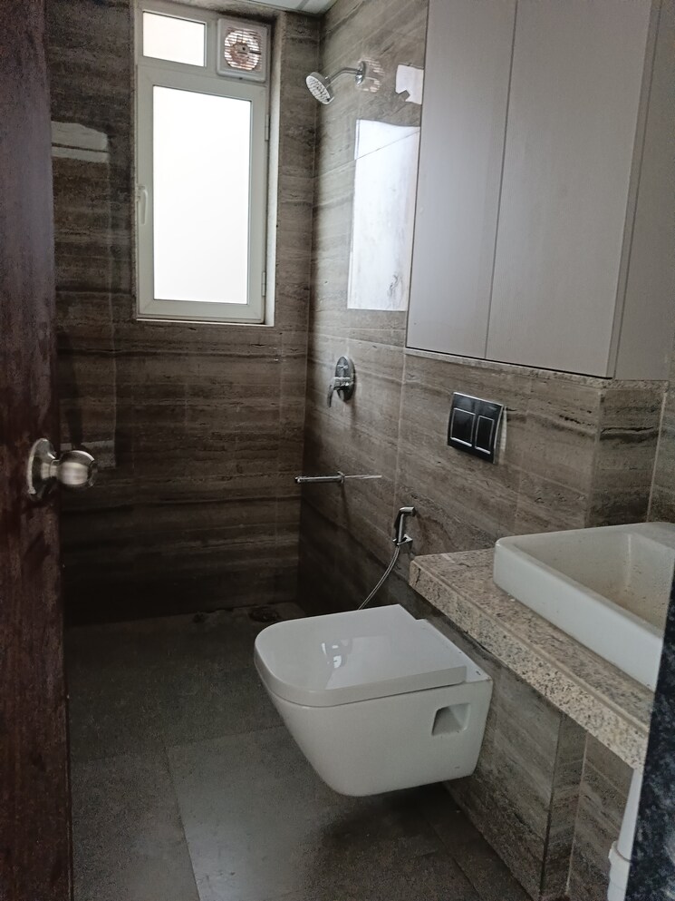 Bathroom, runwal-nirvana 3 Bedroom 1250 Sq.Ft. Apartment In Parel Mumbai 8898018