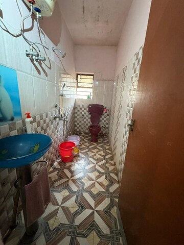 Bathroom in 2 BHK Apartment at Lake Gardens – for Sale