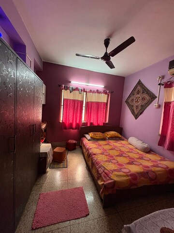 Bedroom in 2 BHK Apartment at Lake Gardens – for Sale