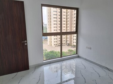 Room in 2 BHK Apartment at Raymond Ten X Habitat, Pokhran Road No Two – for Rent