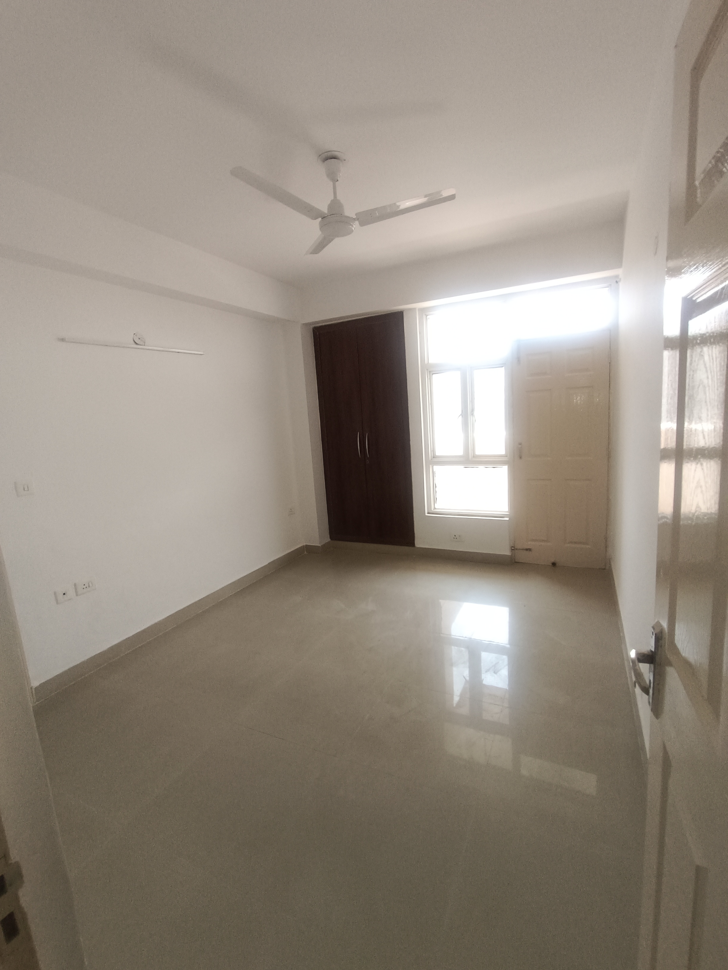 2 BHK + Study Room Apartment For Rent in Supertech Cape Town