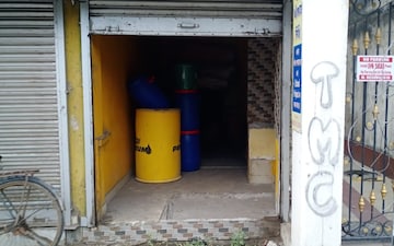 Shop For Rent in Topsia