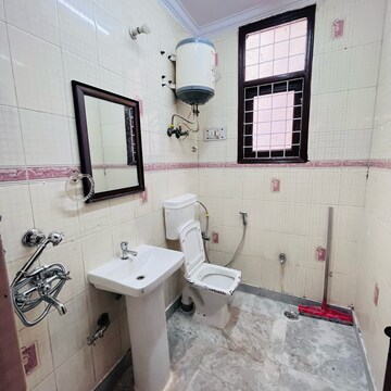 Team Area in 3 BHK Builder Floor at Khirki Extension – for Rent
