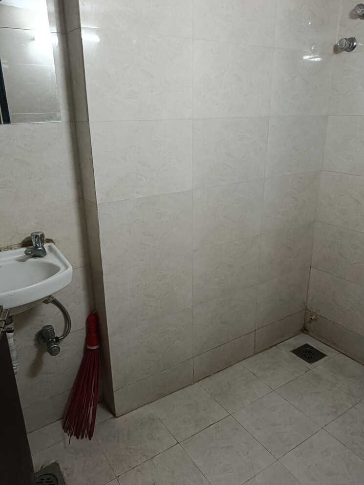 Bathroom, lower parel 1 Bedroom 380 Sq.Ft. Apartment In Lower Parel Mumbai 8898089