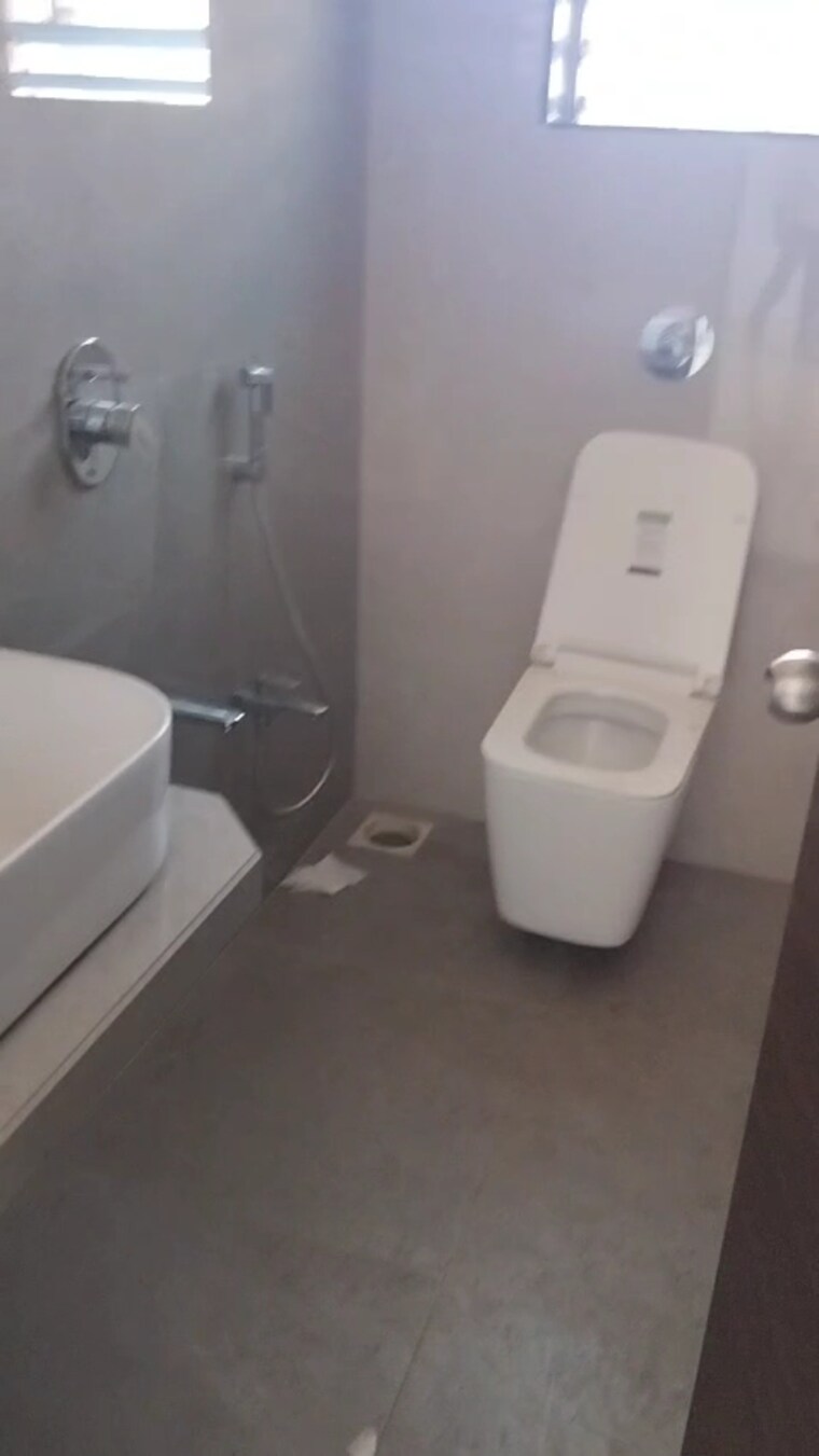 Bathroom, vastu-complex 2 Bedroom 680 Sq.Ft. Apartment In Andheri East Mumbai 8898080