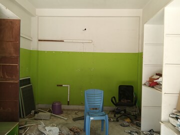  Shop For Rent in Green Park
