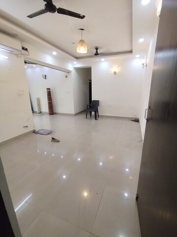 Master Bedroom in 3.5 BHK Apartment at Supertech Cape Town, Sector 74 – for Rent